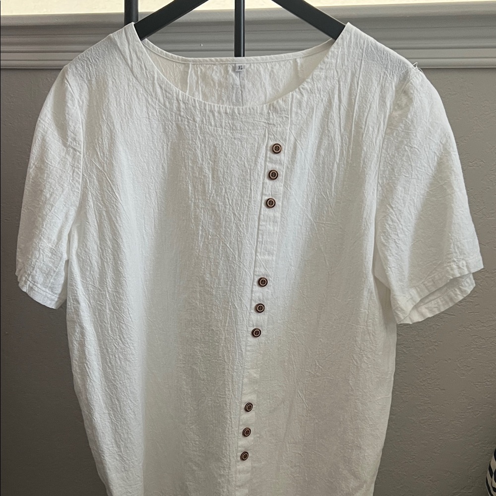 Elegant Textured White Top